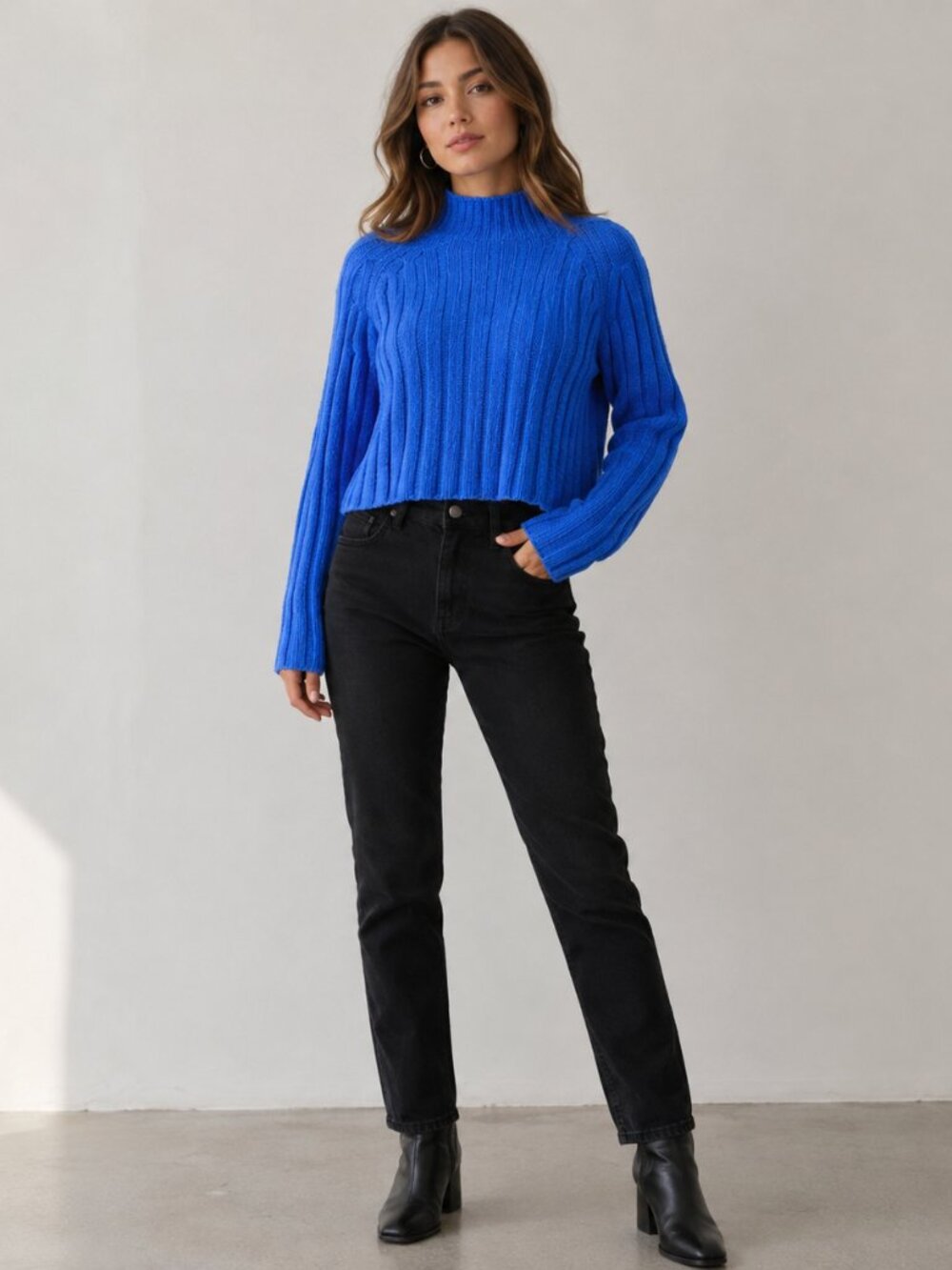 American Eagle Women’s Medium Blue Chenille Ribbed Mock Neck Cropped Sweater